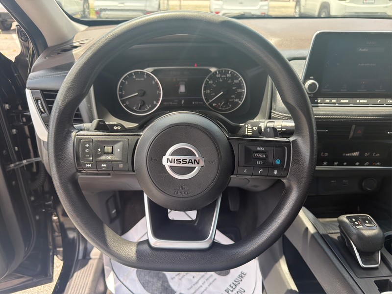 Nissan Rogue Vehicle Full-screen Gallery Image 14