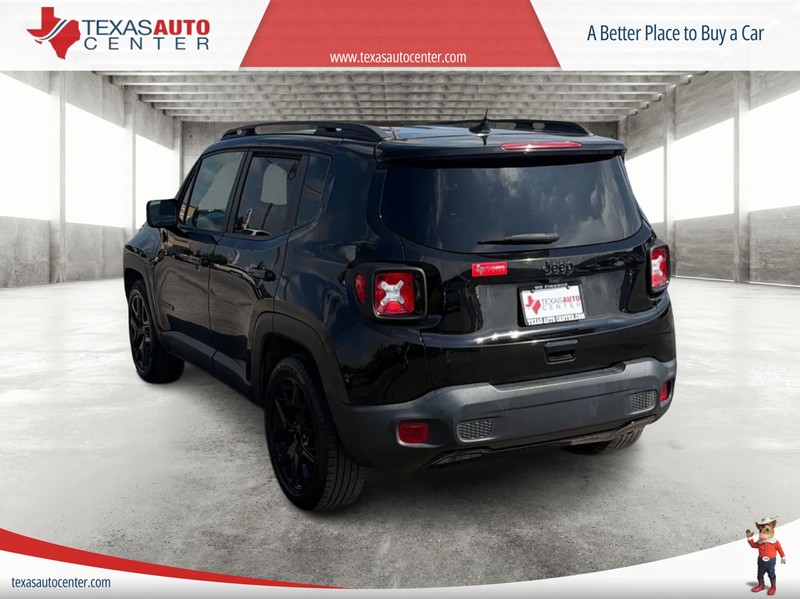 Jeep Renegade Vehicle Full-screen Gallery Image 8