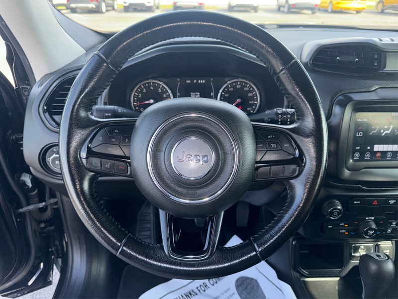 Jeep Renegade Vehicle Full-screen Gallery Image 14