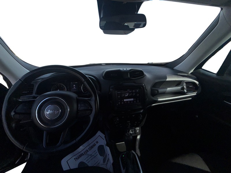 Jeep Renegade Vehicle Full-screen Gallery Image 15