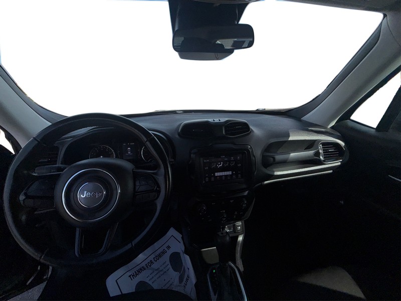 Jeep Renegade Vehicle Full-screen Gallery Image 16