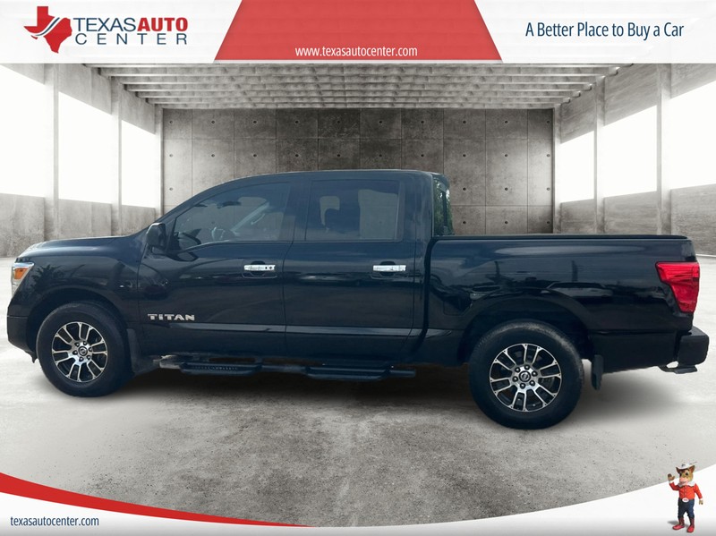 Nissan Titan Vehicle Full-screen Gallery Image 5