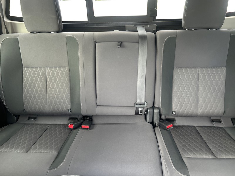 Nissan Titan Vehicle Full-screen Gallery Image 13