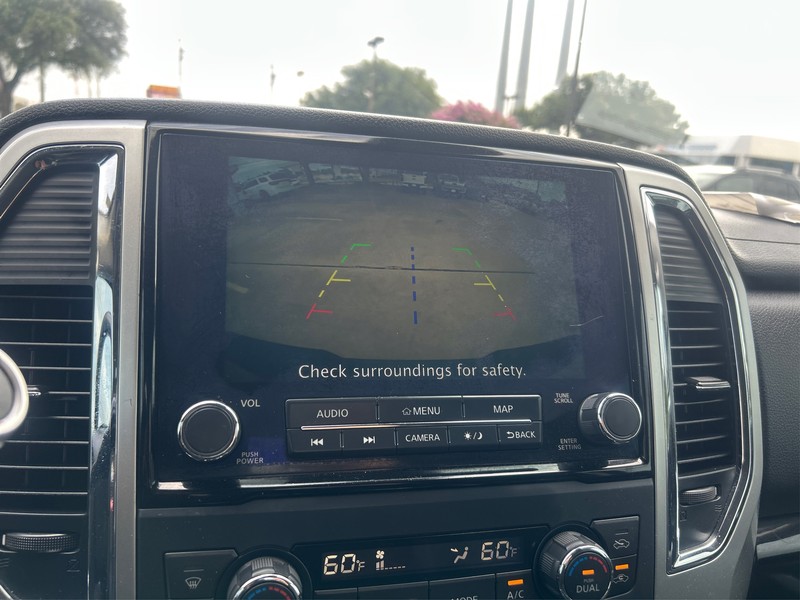 Nissan Titan Vehicle Full-screen Gallery Image 17