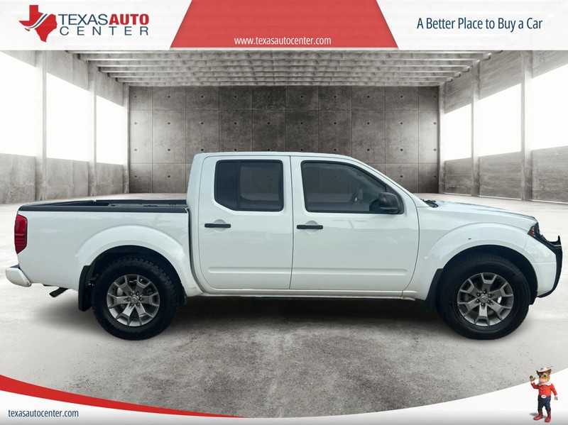 Nissan Frontier Vehicle Full-screen Gallery Image 04