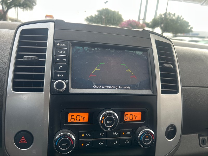 Nissan Frontier Vehicle Full-screen Gallery Image 17