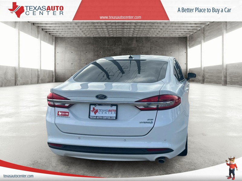 Ford Fusion Hybrid Vehicle Full-screen Gallery Image 6