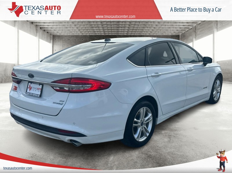Ford Fusion Hybrid Vehicle Full-screen Gallery Image 7