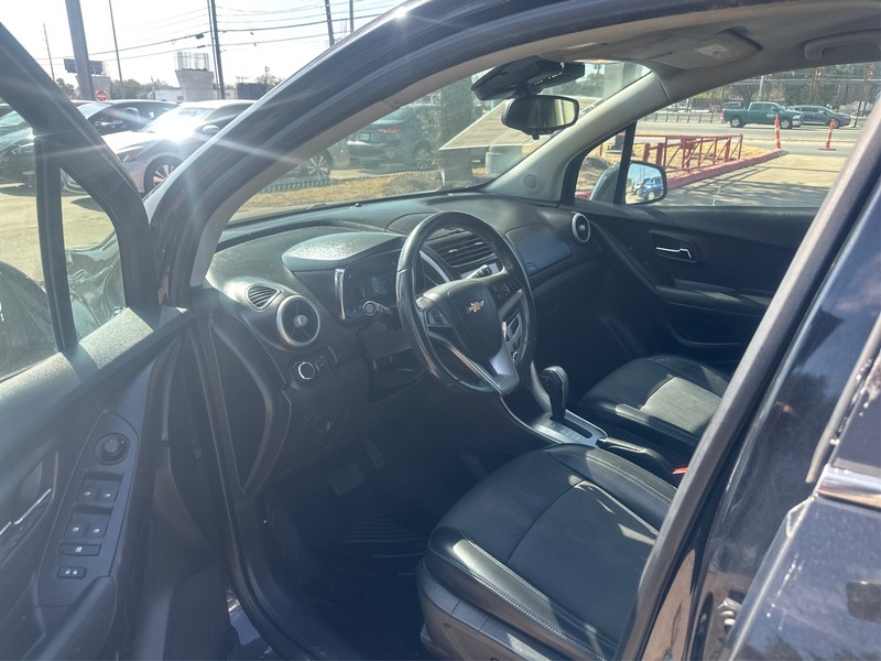 Chevrolet Trax Vehicle Full-screen Gallery Image 9