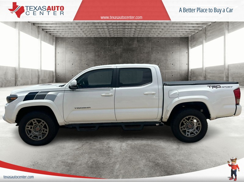 Toyota Tacoma Vehicle Full-screen Gallery Image 4