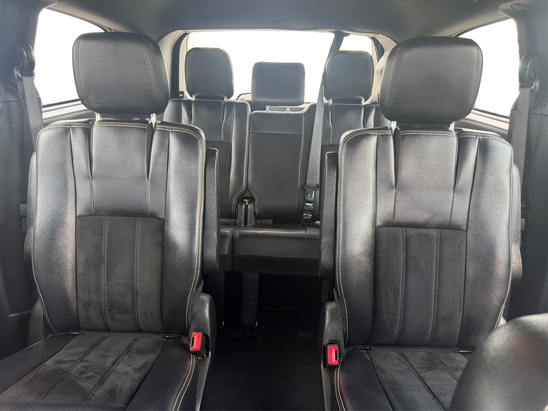 Dodge Grand Caravan Vehicle Full-screen Gallery Image 13