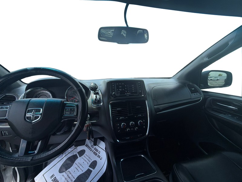 Dodge Grand Caravan Vehicle Full-screen Gallery Image 15