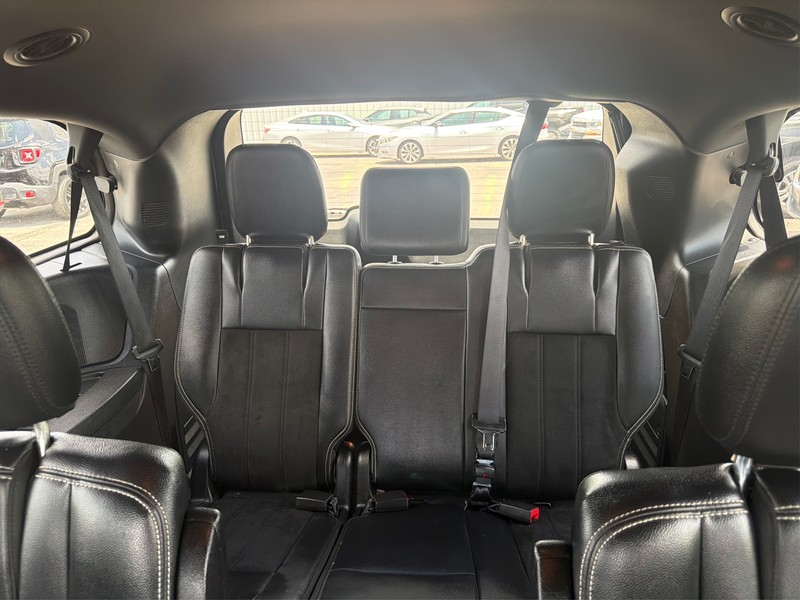 Dodge Grand Caravan Vehicle Full-screen Gallery Image 17
