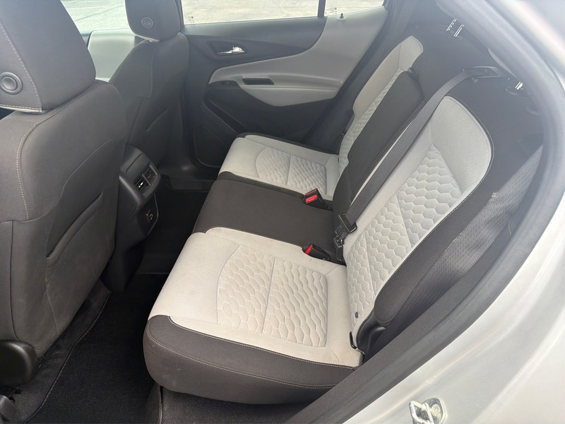 Chevrolet Equinox Vehicle Full-screen Gallery Image 10