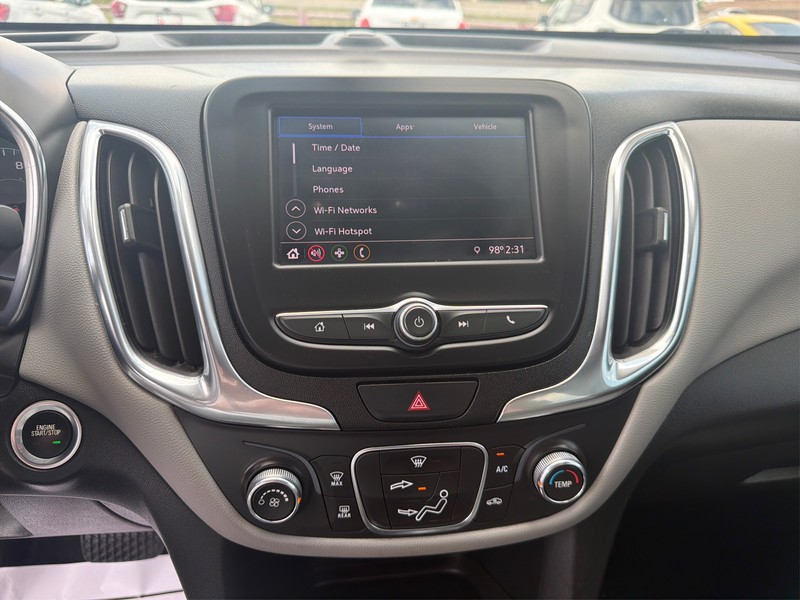 Chevrolet Equinox Vehicle Full-screen Gallery Image 12