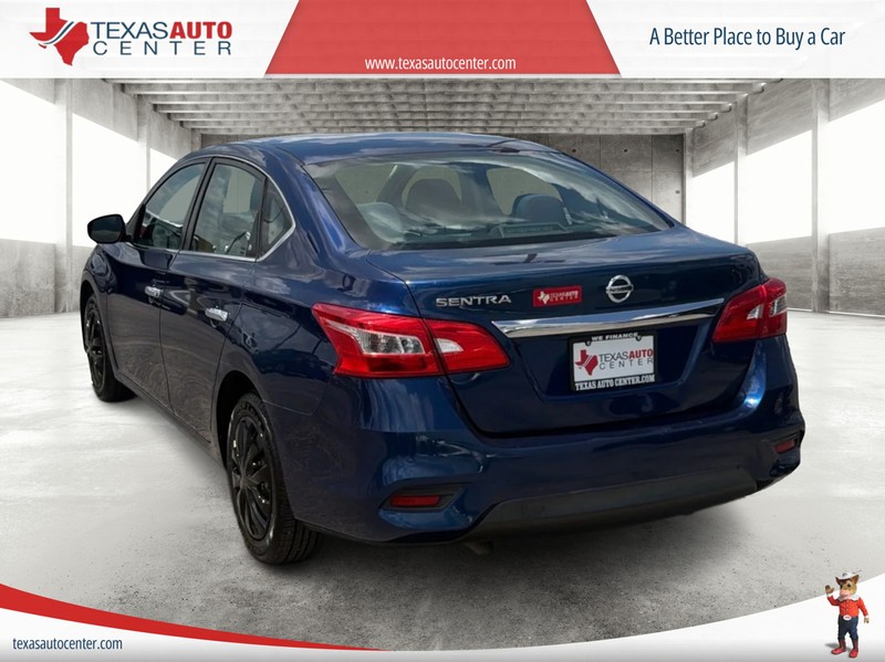 Nissan Sentra Vehicle Full-screen Gallery Image 08