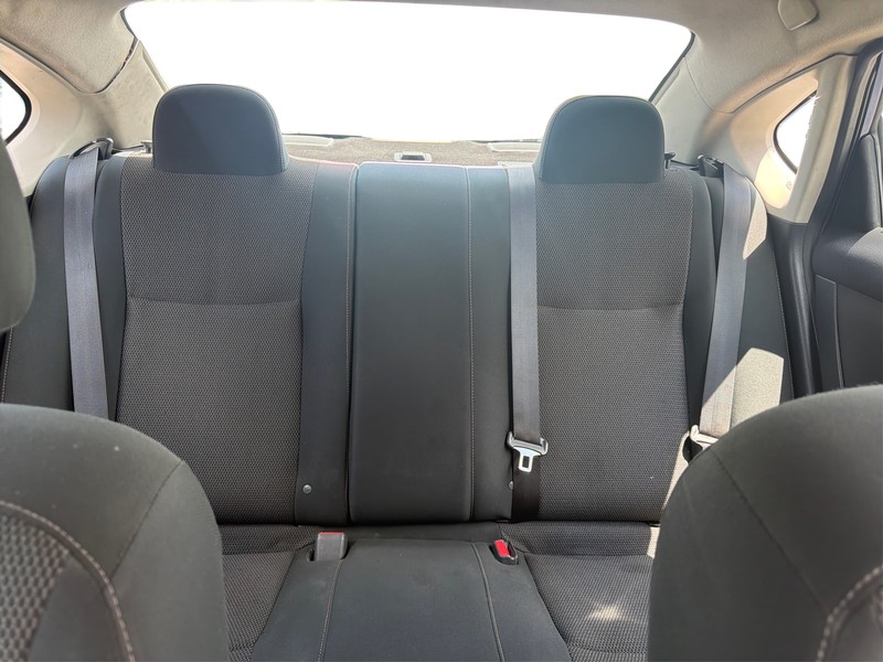 Nissan Sentra Vehicle Full-screen Gallery Image 13