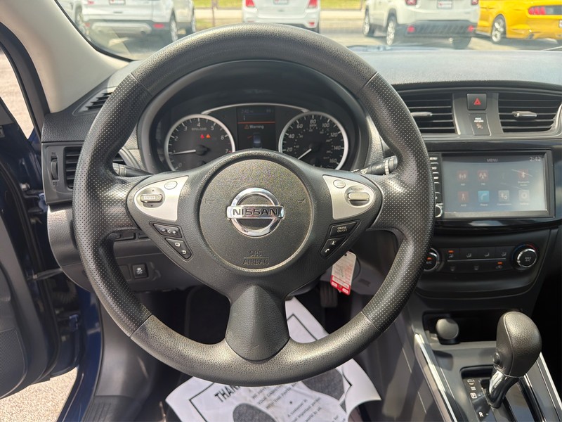 Nissan Sentra Vehicle Full-screen Gallery Image 14