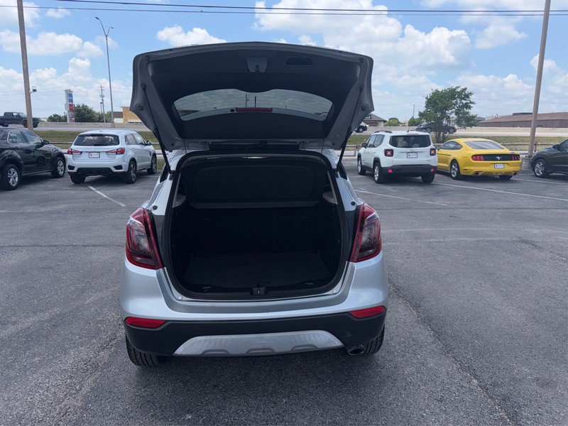 Buick Encore Vehicle Full-screen Gallery Image 11
