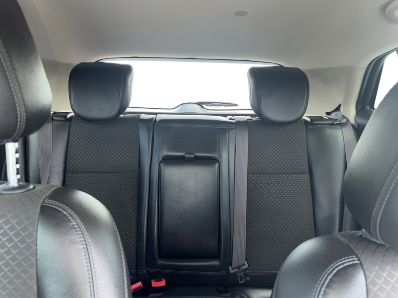 Buick Encore Vehicle Full-screen Gallery Image 13