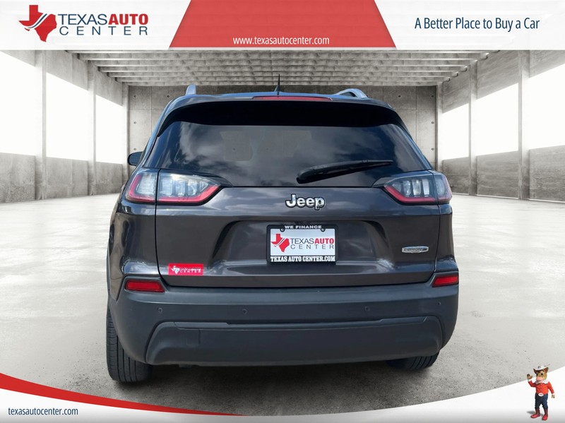 Jeep Cherokee Vehicle Full-screen Gallery Image 6