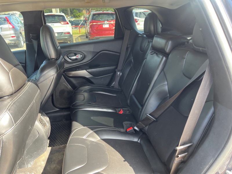 Jeep Cherokee Vehicle Full-screen Gallery Image 10