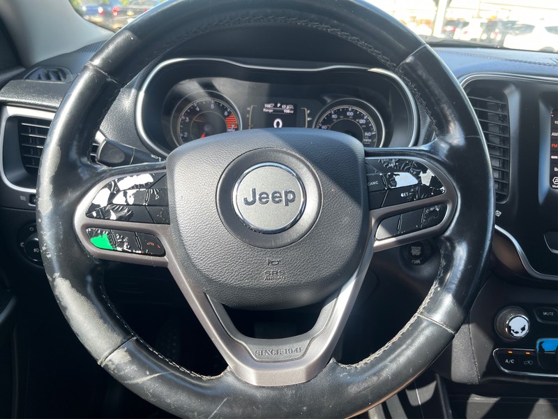 Jeep Cherokee Vehicle Full-screen Gallery Image 14