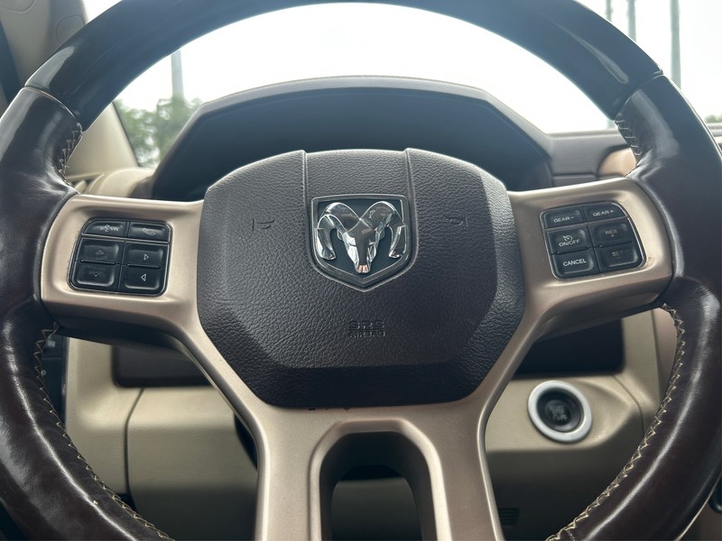 Ram 1500 Vehicle Full-screen Gallery Image 14
