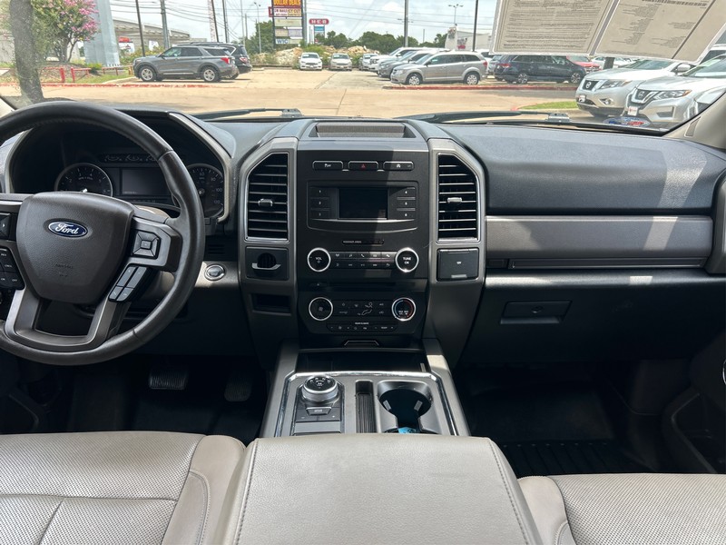 Ford Expedition Vehicle Full-screen Gallery Image 12