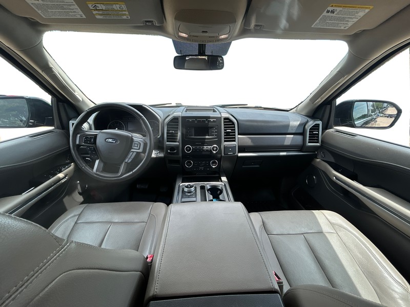 Ford Expedition Vehicle Full-screen Gallery Image 15