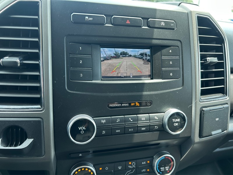 Ford Expedition Vehicle Full-screen Gallery Image 17