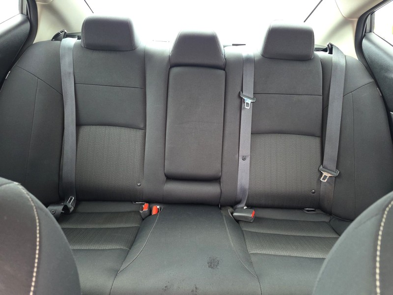 Nissan Altima Vehicle Full-screen Gallery Image 12