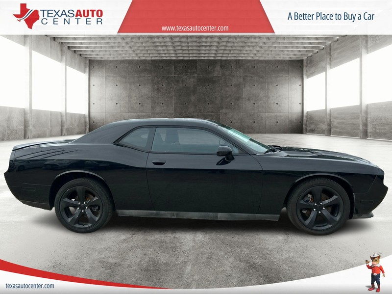 Dodge Challenger Vehicle Full-screen Gallery Image 04