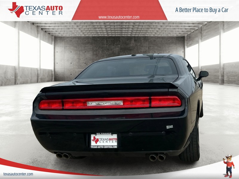 Dodge Challenger Vehicle Full-screen Gallery Image 06