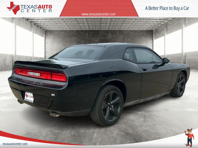 Dodge Challenger Vehicle Full-screen Gallery Image 07