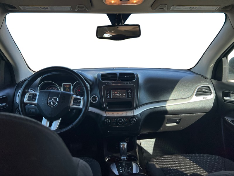 Dodge Journey Vehicle Full-screen Gallery Image 16