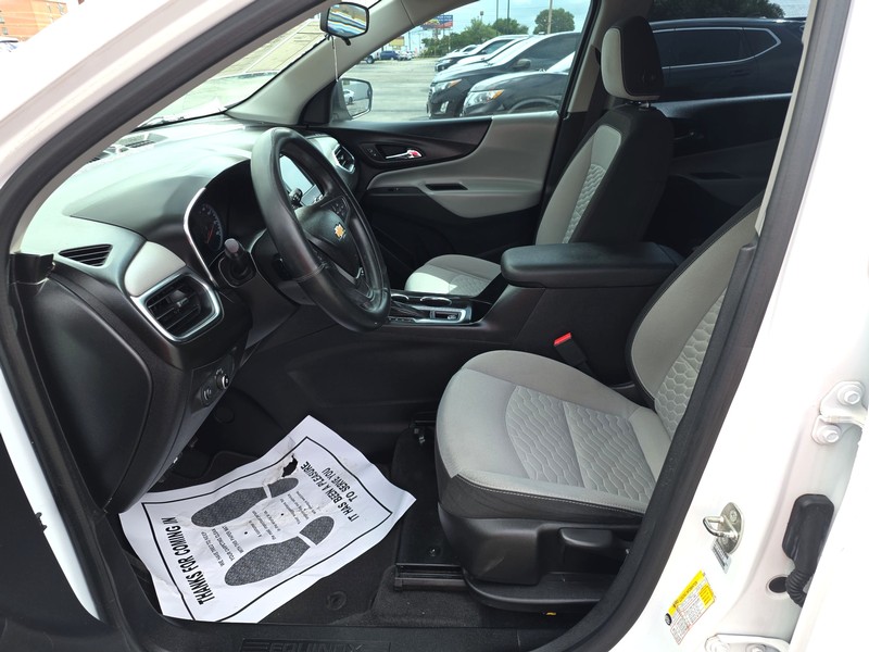 Chevrolet Equinox Vehicle Full-screen Gallery Image 09