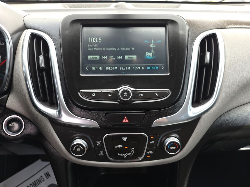 Chevrolet Equinox Vehicle Full-screen Gallery Image 12