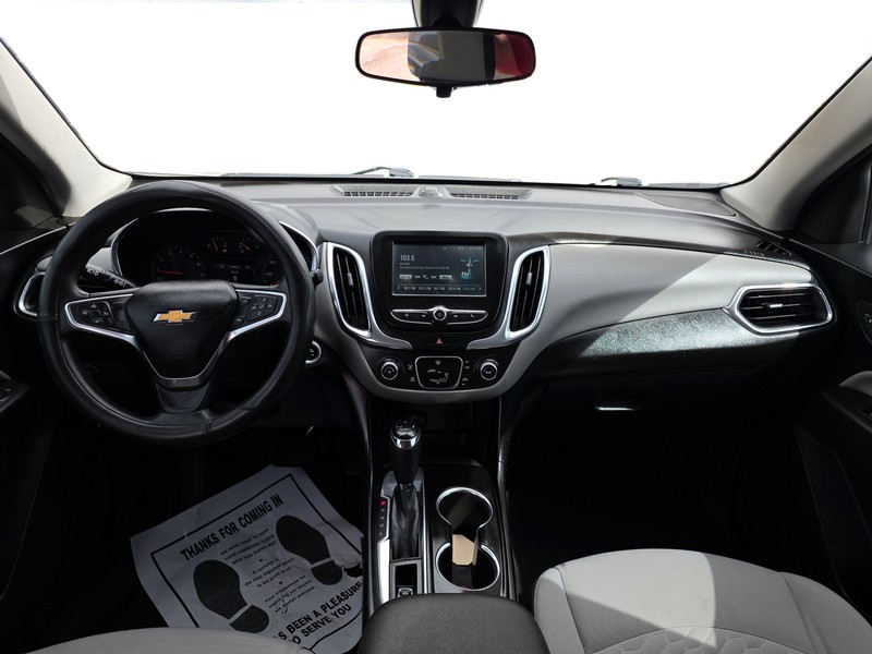 Chevrolet Equinox Vehicle Full-screen Gallery Image 16