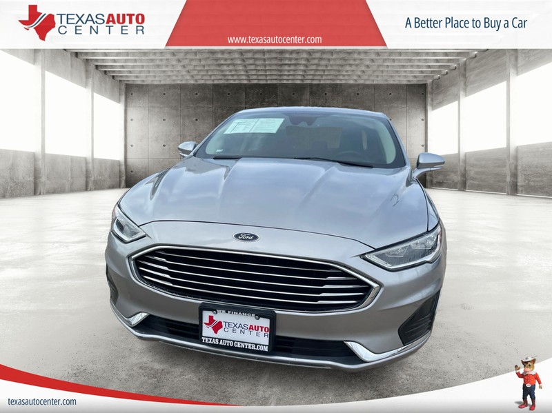 Ford Fusion Vehicle Full-screen Gallery Image 03