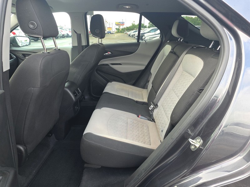 Chevrolet Equinox Vehicle Full-screen Gallery Image 10
