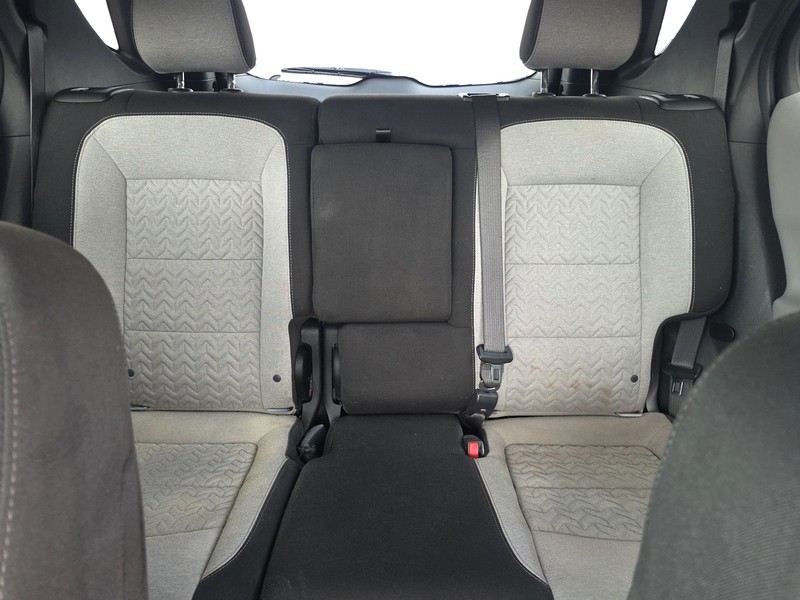 Chevrolet Equinox Vehicle Full-screen Gallery Image 13