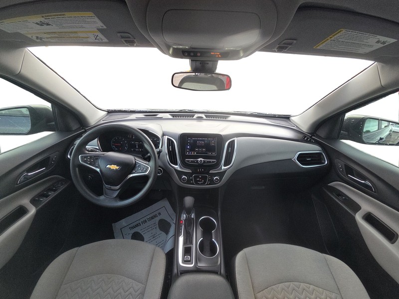 Chevrolet Equinox Vehicle Full-screen Gallery Image 15