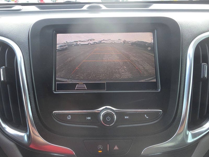 Chevrolet Equinox Vehicle Full-screen Gallery Image 17