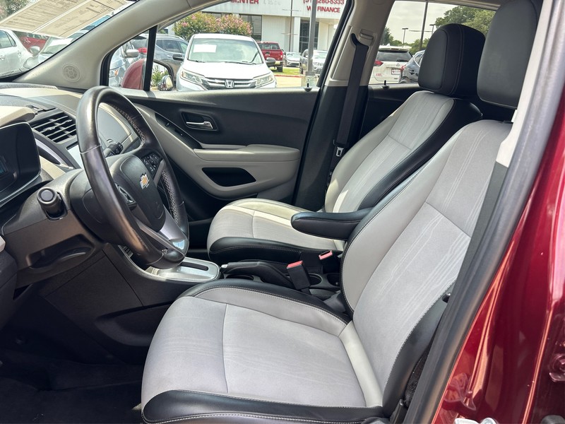 Chevrolet Trax Vehicle Full-screen Gallery Image 09