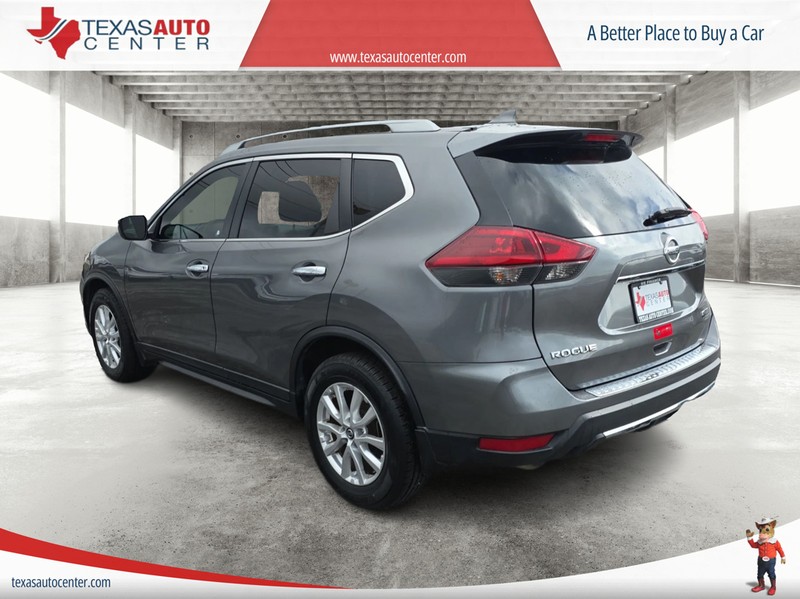 Nissan Rogue Vehicle Full-screen Gallery Image 08