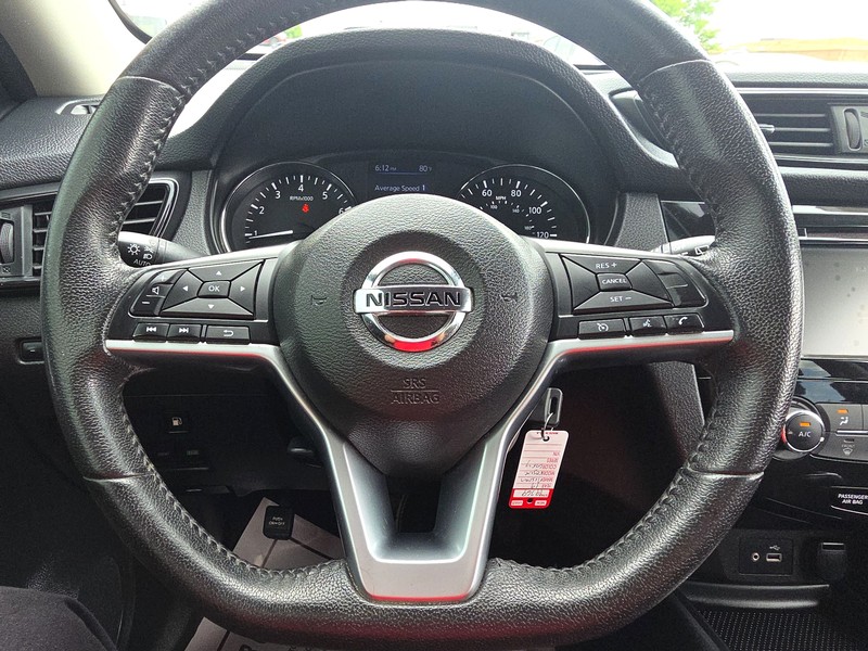 Nissan Rogue Vehicle Full-screen Gallery Image 14