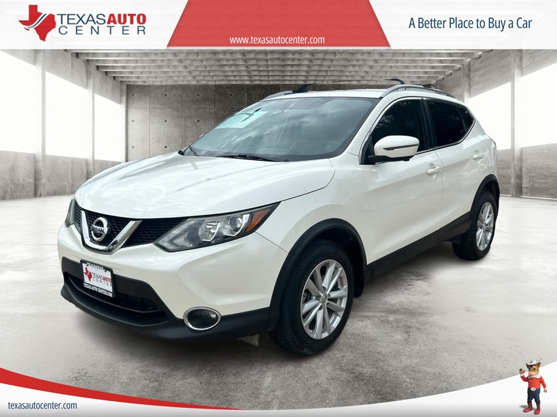 Nissan Rogue Sport Vehicle Full-screen Gallery Image 02