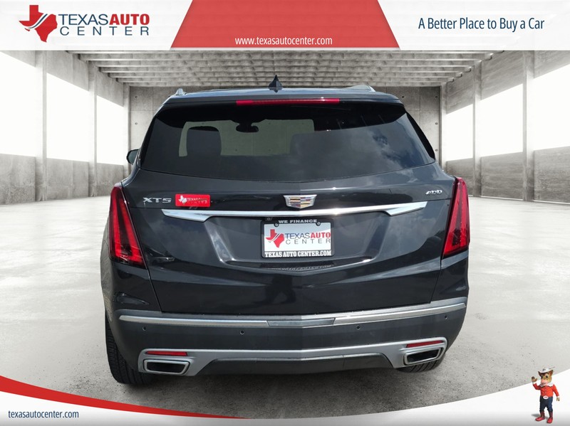 Cadillac XT5 Vehicle Full-screen Gallery Image 06