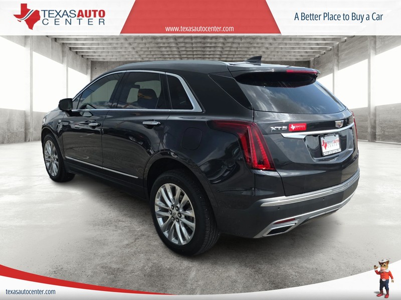 Cadillac XT5 Vehicle Full-screen Gallery Image 08